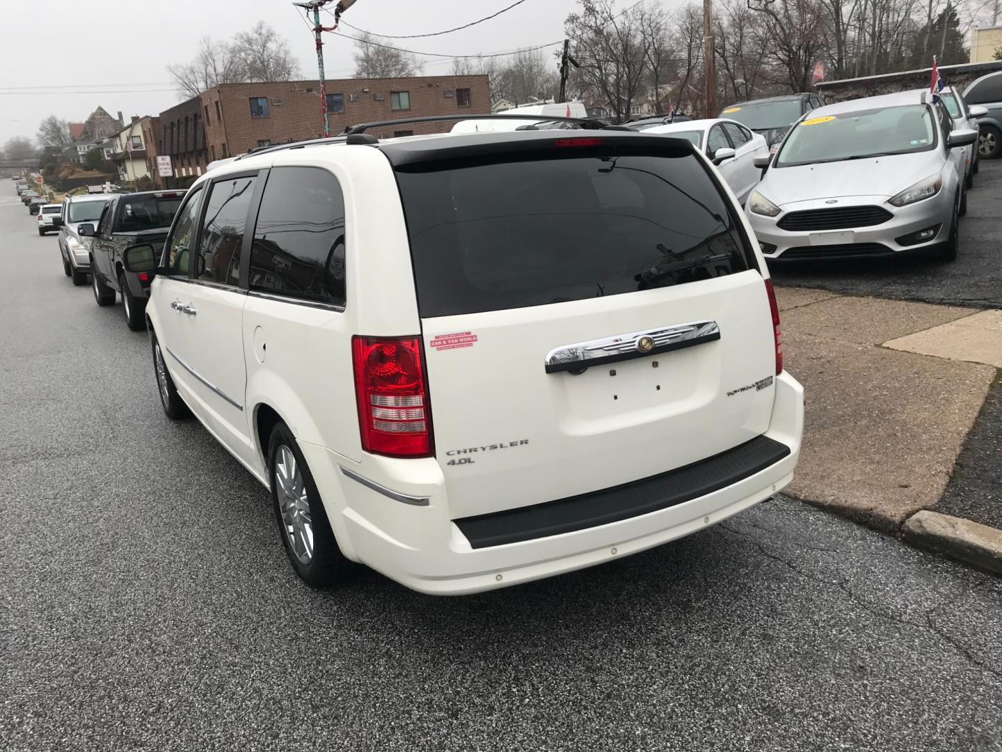 2010 White /Tan Chrysler Town & Country Limited (2A4RR6DX0AR) with an 4.0 V6 engine, Automatic transmission, located at 577 Chester Pike, Prospect Park, PA, 19076, (610) 237-1015, 39.886154, -75.302338 - Photo#5